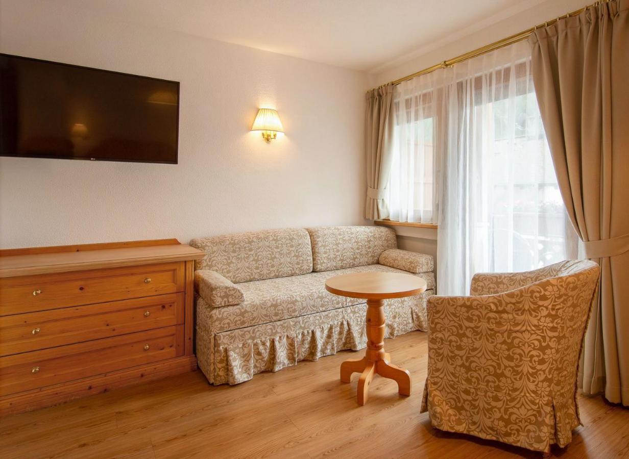 Hotel Villa Eden Corvara In Badia Esterno foto