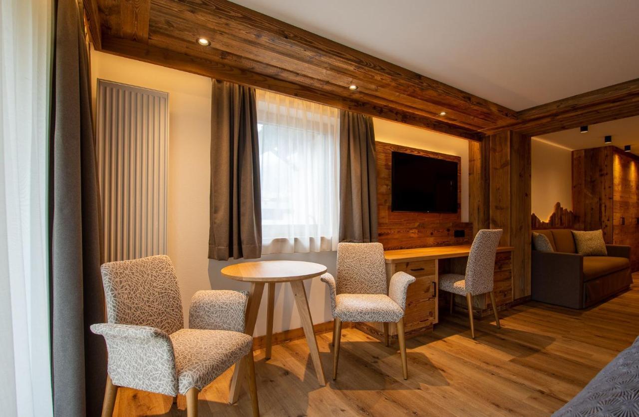 Hotel Villa Eden Corvara In Badia Esterno foto