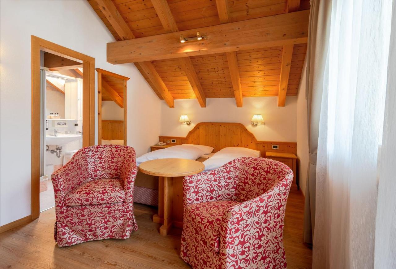 Hotel Villa Eden Corvara In Badia Esterno foto