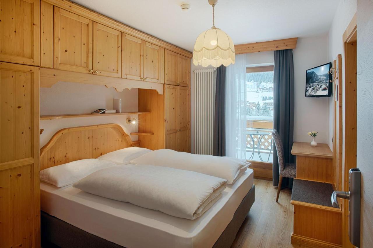 Hotel Villa Eden Corvara In Badia Esterno foto