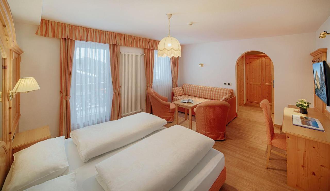 Hotel Villa Eden Corvara In Badia Esterno foto