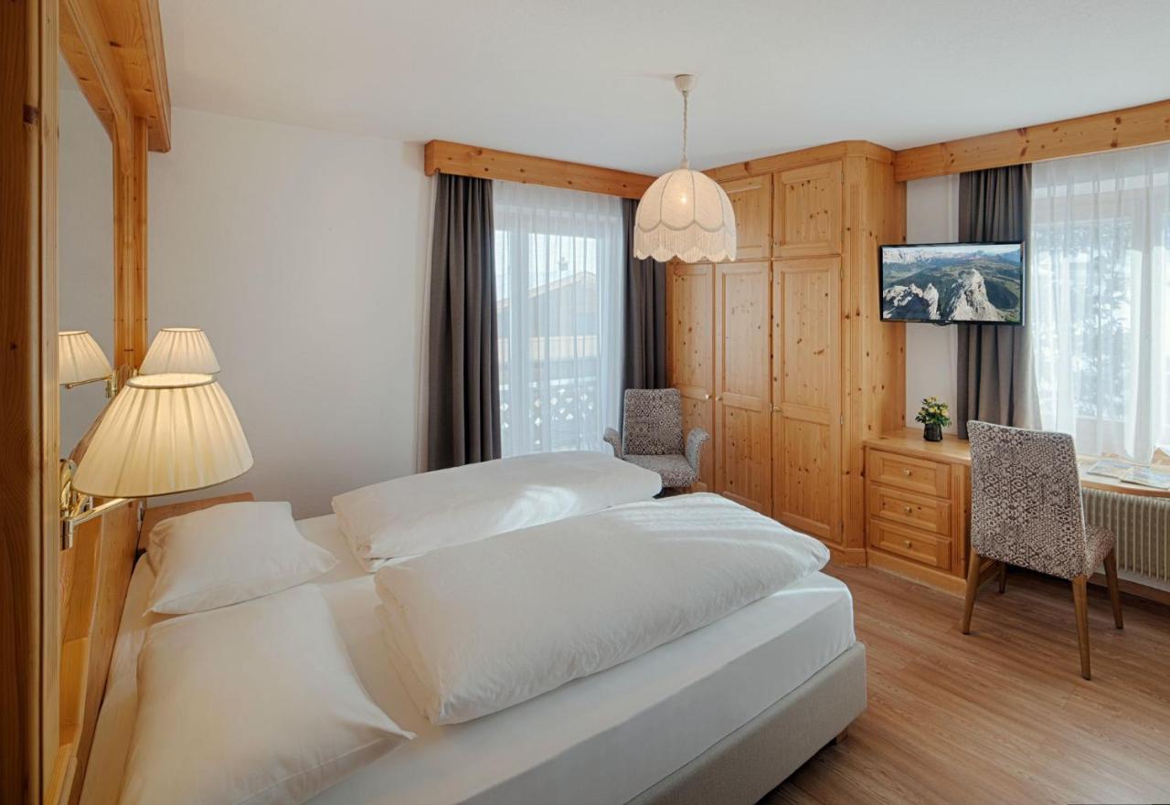 Hotel Villa Eden Corvara In Badia Esterno foto