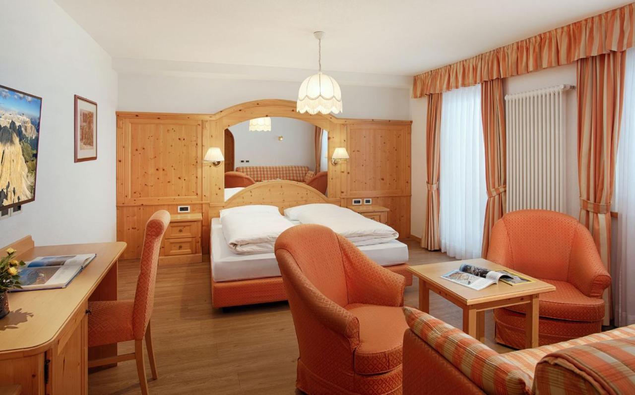 Hotel Villa Eden Corvara In Badia Esterno foto