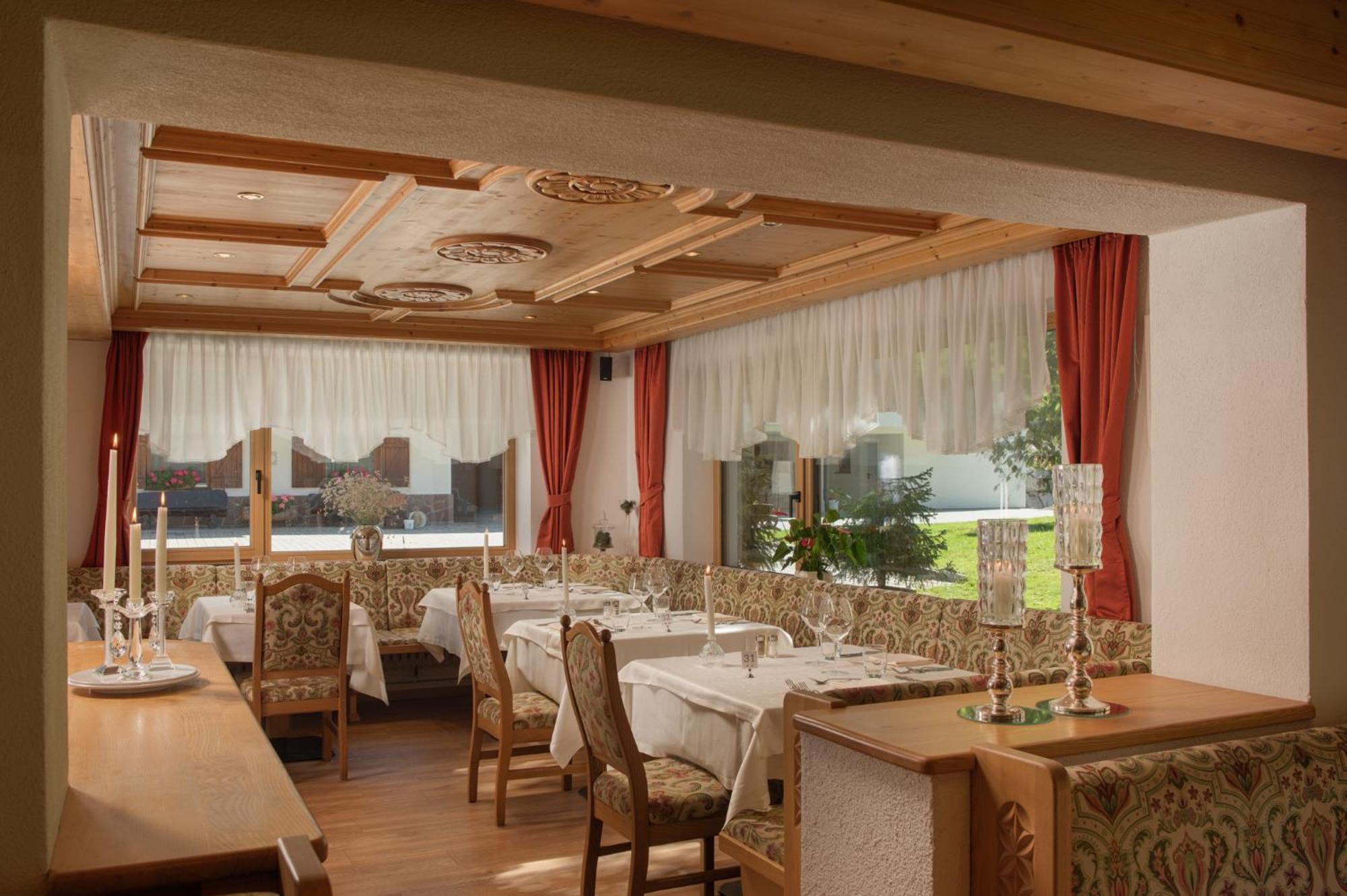 Hotel Villa Eden Corvara In Badia Esterno foto