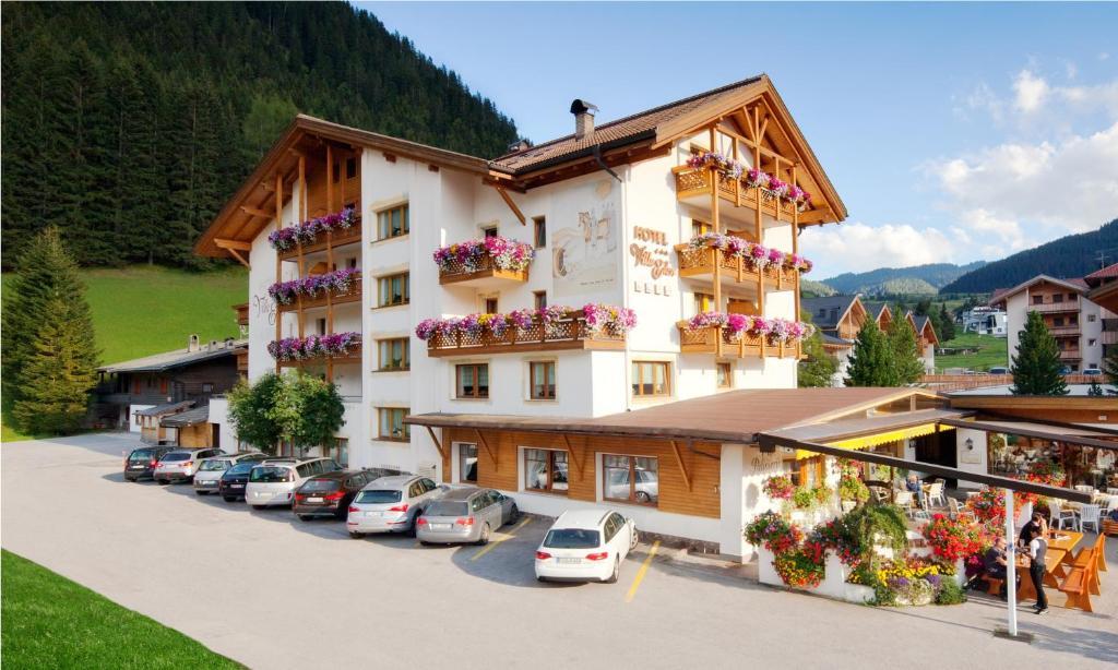 Hotel Villa Eden Corvara In Badia Esterno foto